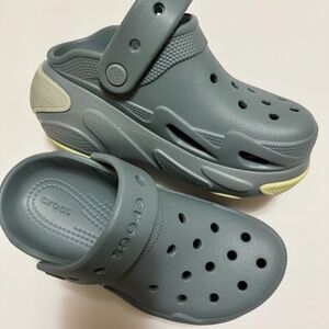 Bubble Crush Clogs – Unisex Platform Slip-On (Men’s 2 / Women’s 4)